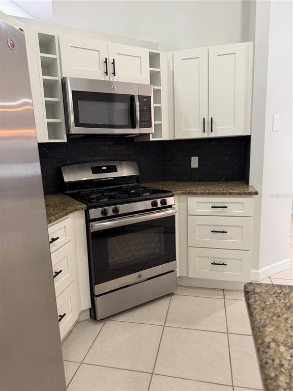 Building Photo - 6409 Golden Leaf Ct