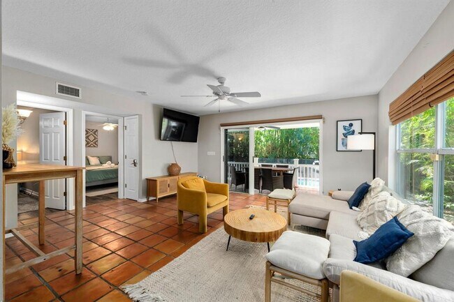 Building Photo - 506 Oceanview Ave