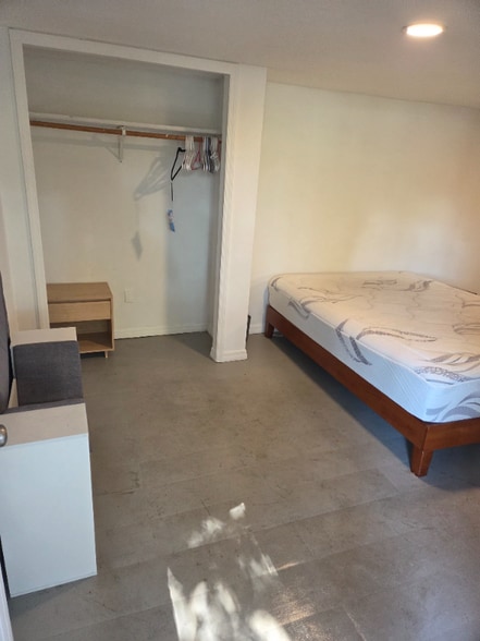 Building Photo - 1449 N Ronald Reagan Blvd