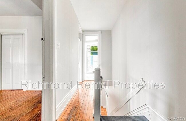 Building Photo - 1302 W Cary St