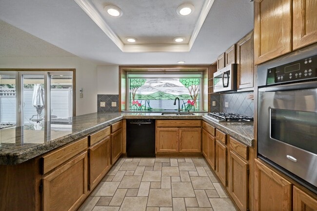 Building Photo - 12811 Ashford Hills Dr