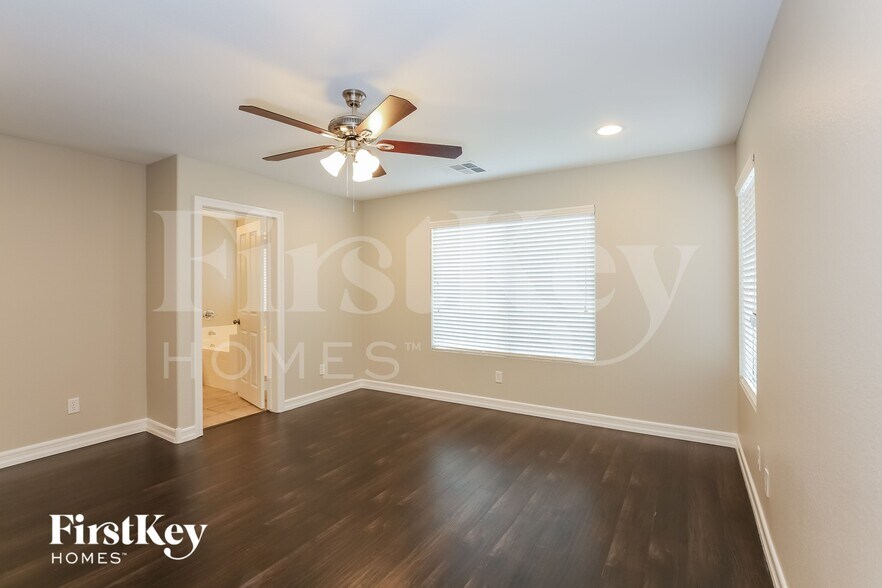 Building Photo - 9325 Thunder Falls Ct