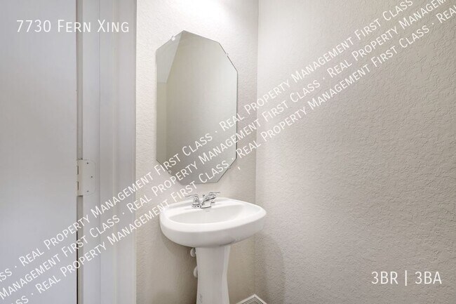 Building Photo - 7730 Fern Xing