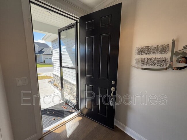 Building Photo - 2211 Montebell View Dr