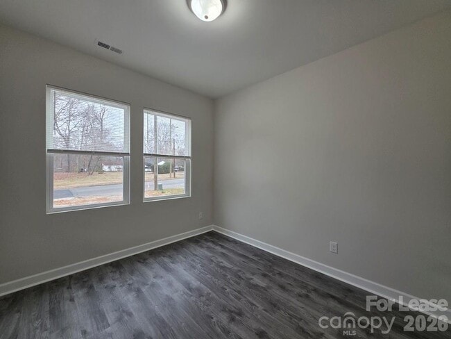 Building Photo - 215 Division Ave