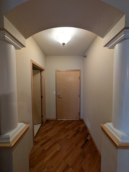 Grand entryway - 1155 Ford Road