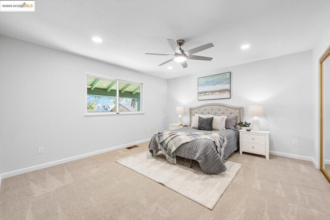 Building Photo - 5575 Marlin Dr