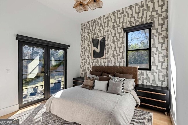 Building Photo - 3600 Lower Roswell Rd