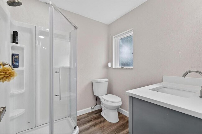 Building Photo - 5630 Venetian Blvd NE