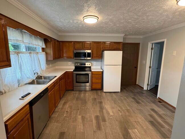 Building Photo - 6916 Twin Creek Ct