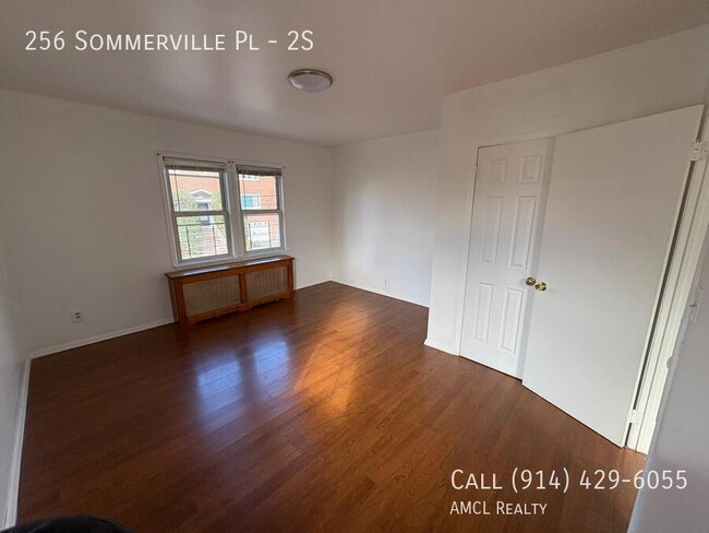 Building Photo - 256 Sommerville Pl