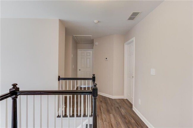 Building Photo - 3895 Kingsbrook Blvd