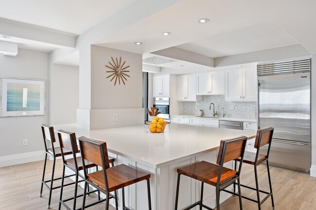 Building Photo - 100 S Beach Rd