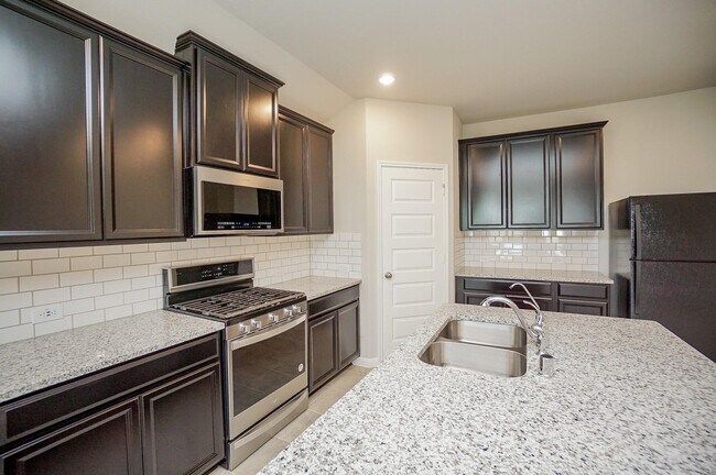 Building Photo - 1234 Oak Barrel Run