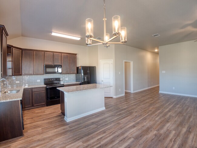 Building Photo - 1368 Kingsgate Dr