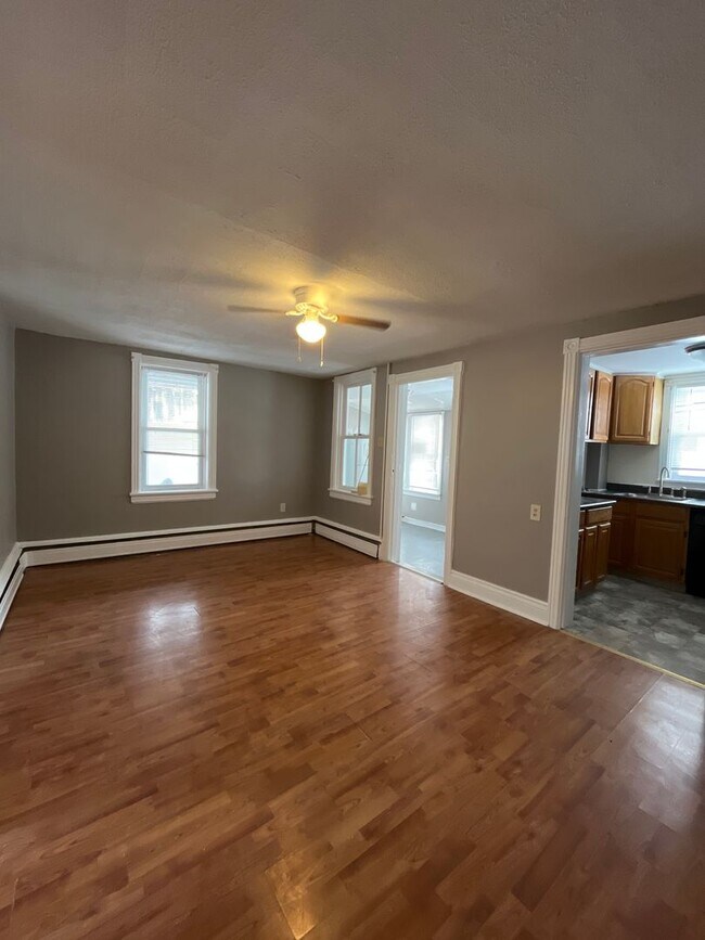 Building Photo - 2280 Main St