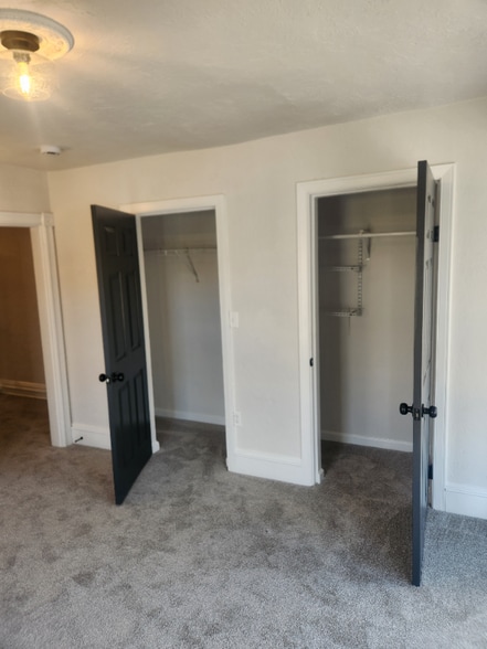 Building Photo - 145 N Main St