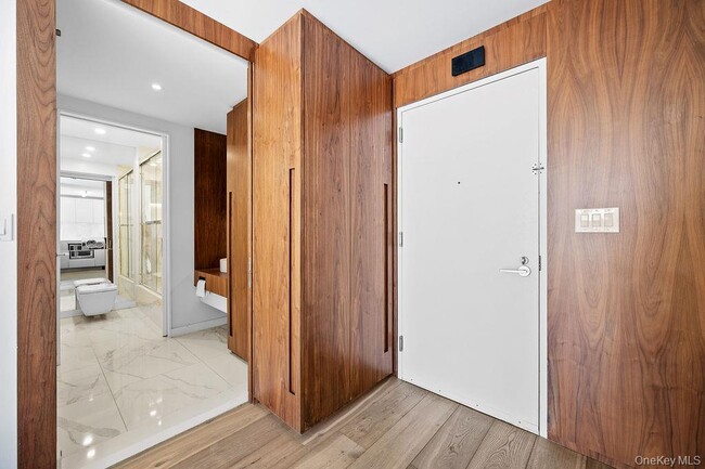 Building Photo - 322 W 57th St