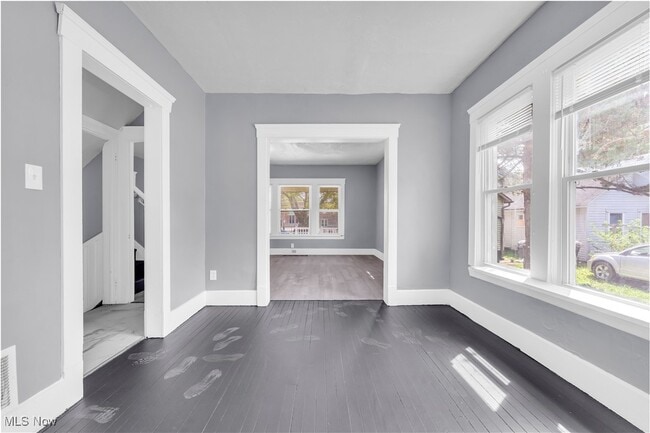 Building Photo - 3150 W 46th St