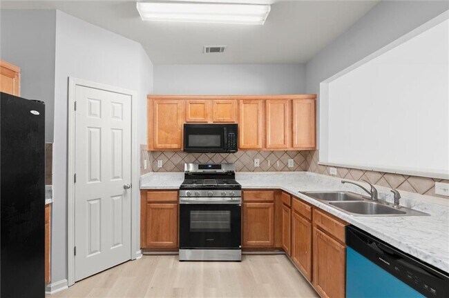 Building Photo - 1947 Lakeshore Overlook Cir NW