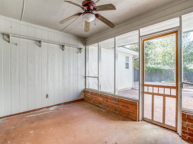 Building Photo - 4806 Highlands Dr