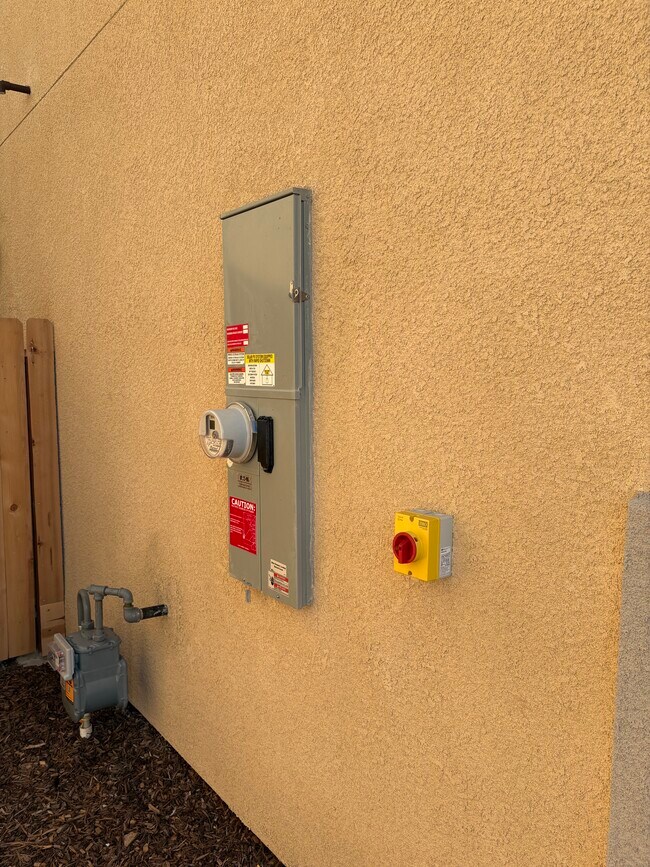 Building Photo - 4026 N Brent Ave