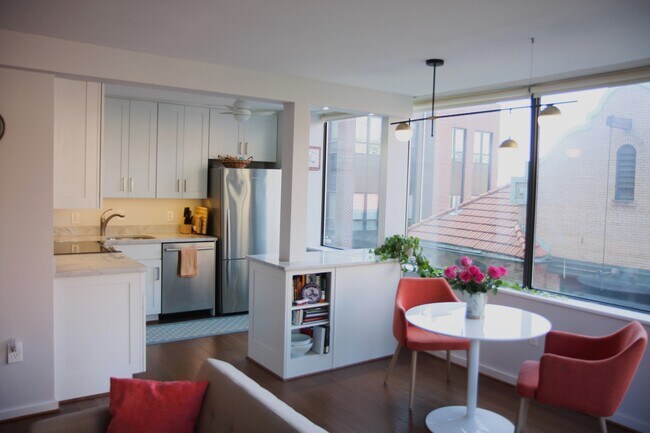 Primary Photo - 2141 P St NW