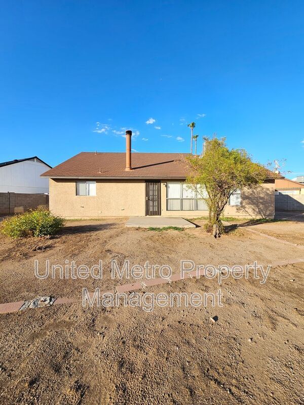 Building Photo - 7423 W Sierra Vista Dr