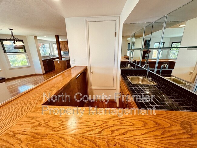 Building Photo - 7067 Llama St