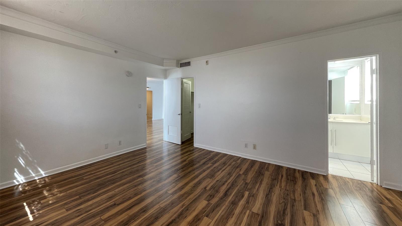 Building Photo - 3001 S Ocean Dr