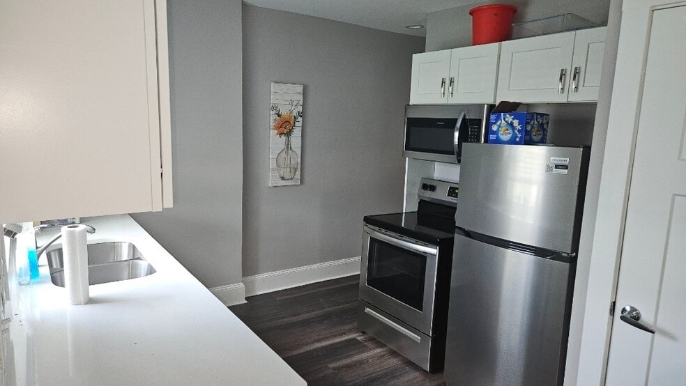 Building Photo - 960 S Ohio Ave