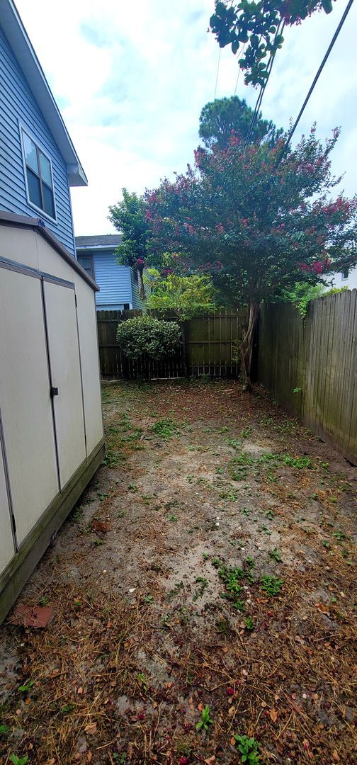 Building Photo - Spacious 2-Bedroom, 2.5-Bath Townhouse – C...