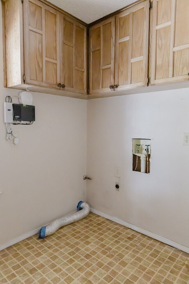 Building Photo - 1105 Gordon Blvd