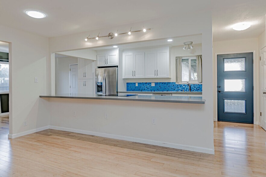 Building Photo - 1108 Alice St