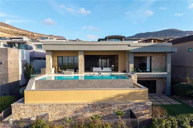 Building Photo - 675 Scenic Rim Dr