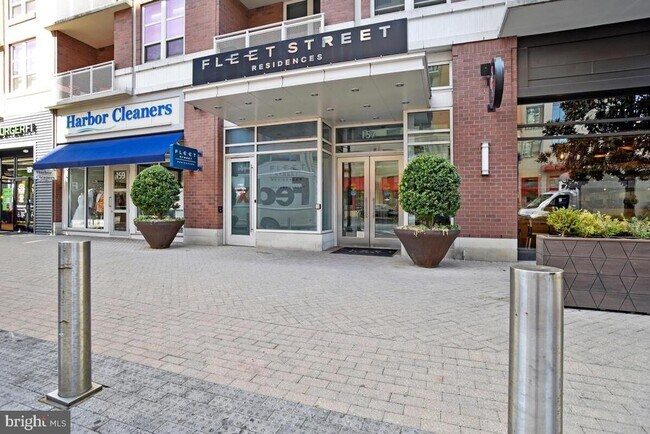 Building Photo - 157 Fleet St