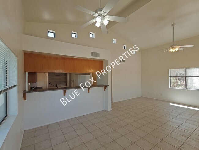 Building Photo - 3318 E Bellevue St