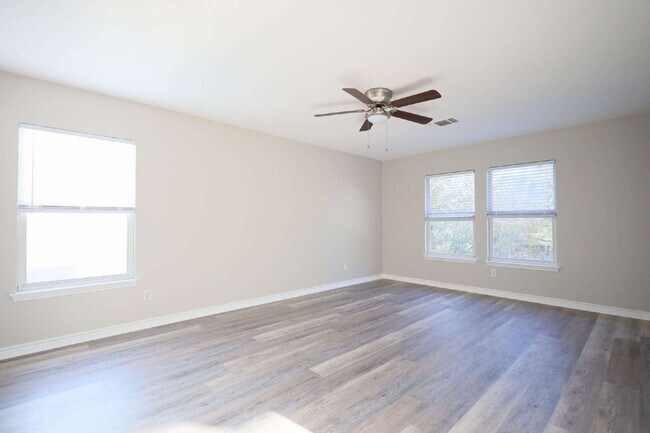 Building Photo - 9519 Braun Square