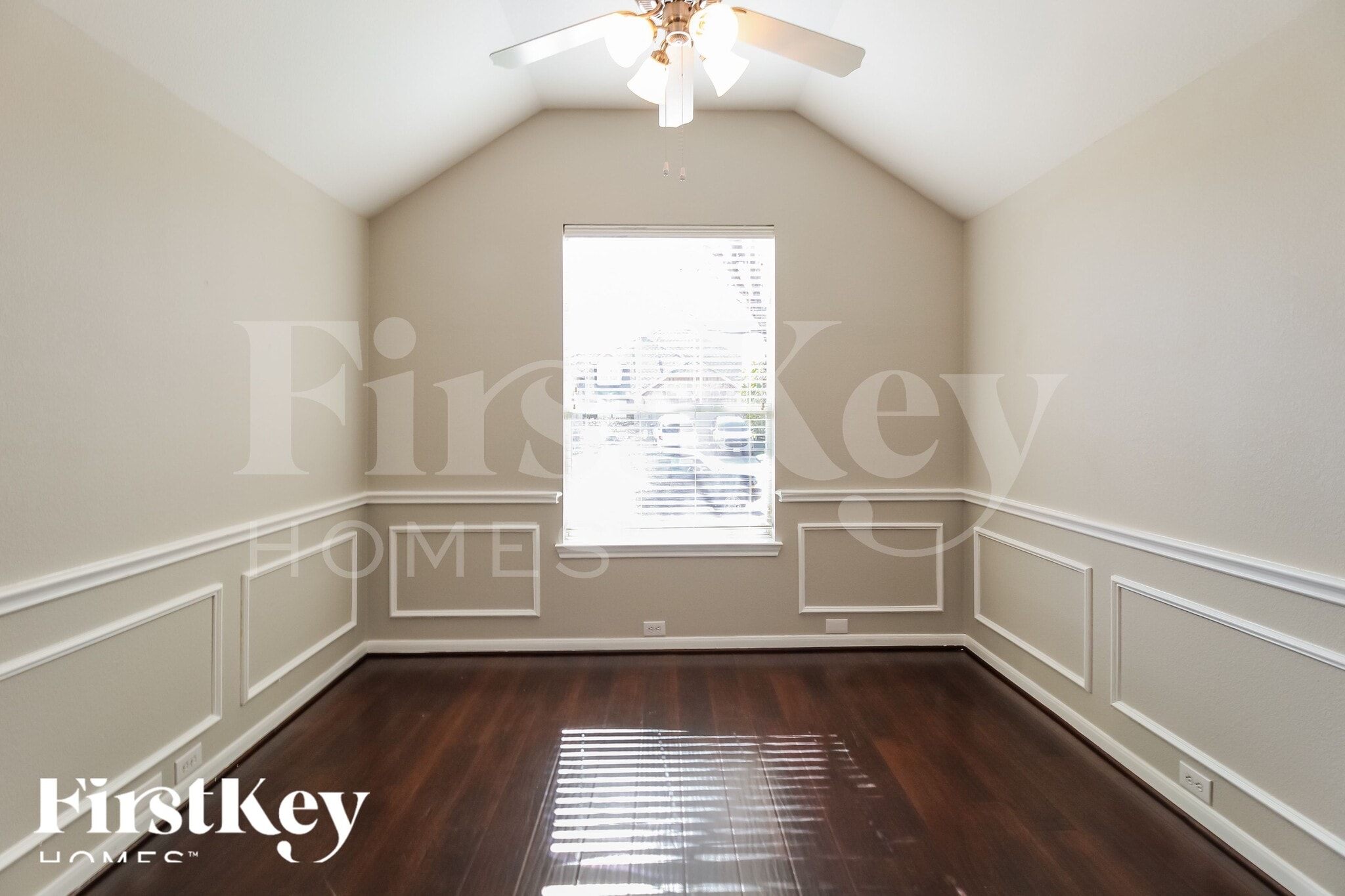 Building Photo - 2341 Aurora Dr