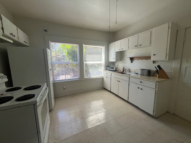 Building Photo - 3904 N Albina Ave