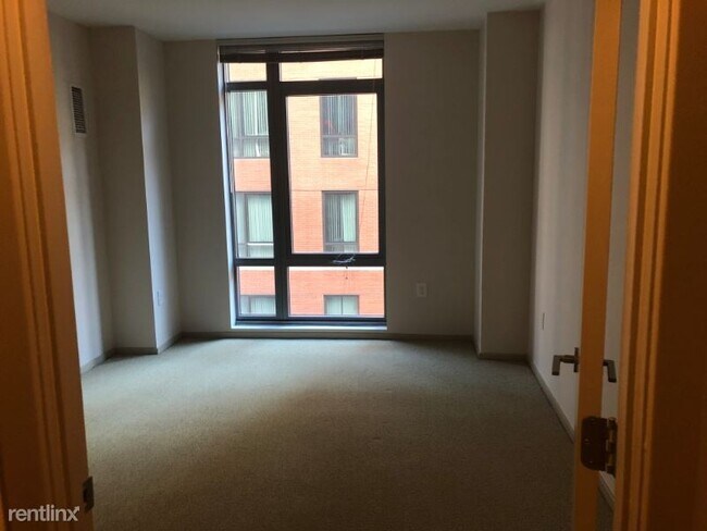 Building Photo - 2 br, 1 bath Apartment - 112 Beverly St