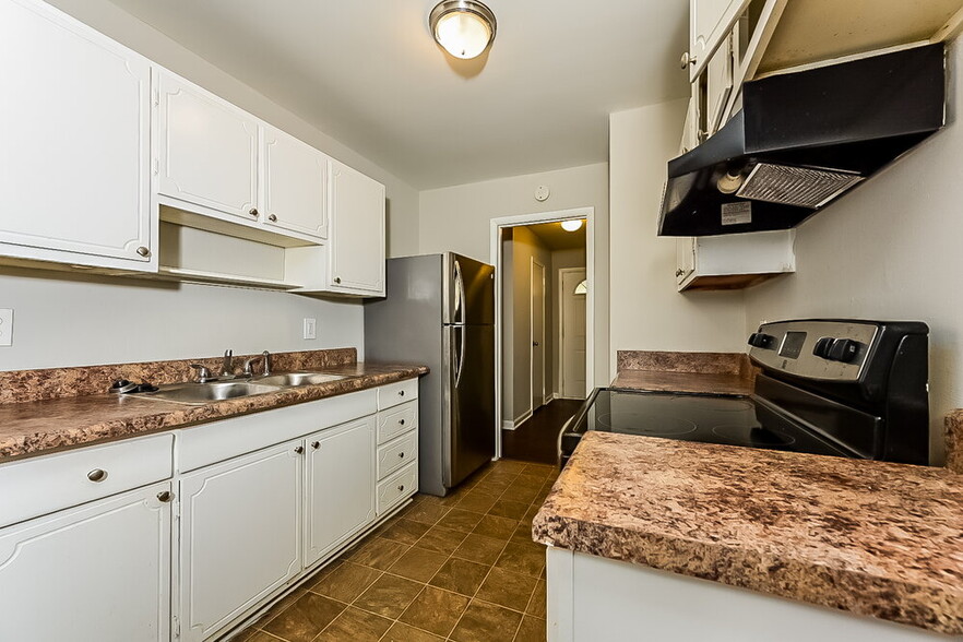 Building Photo - 263 Roxbury Dr