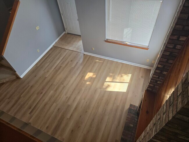 Building Photo - 3929 Balsam Dr