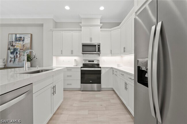 Building Photo - 6403 Negril Isle Dr