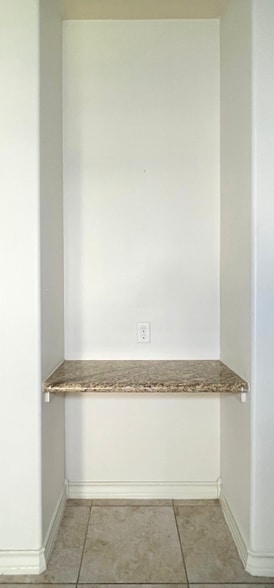 Building Photo - 1601 Jacaman Rd