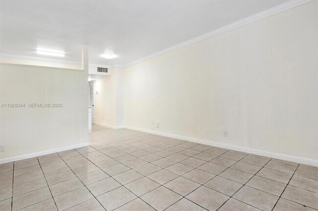 Building Photo - 1715 N 16th Ave