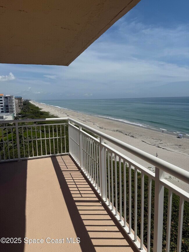 Building Photo - 877 N Hwy A1A