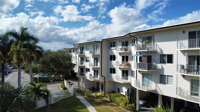 Building Photo - 1967 S Ocean Blvd