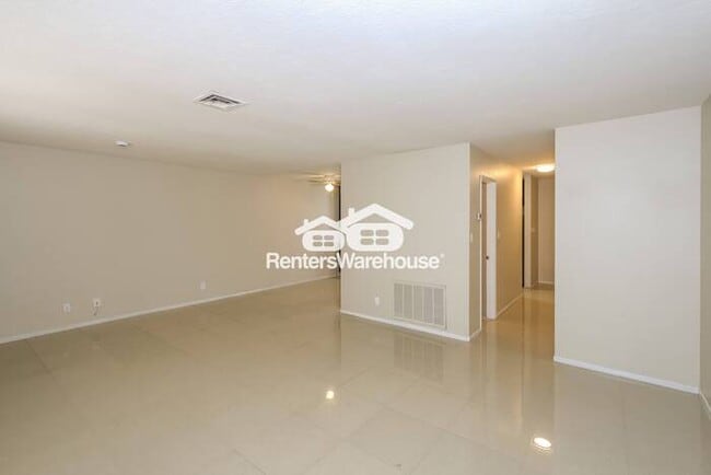 Building Photo - Renters Warehouse proudly presents a commu...