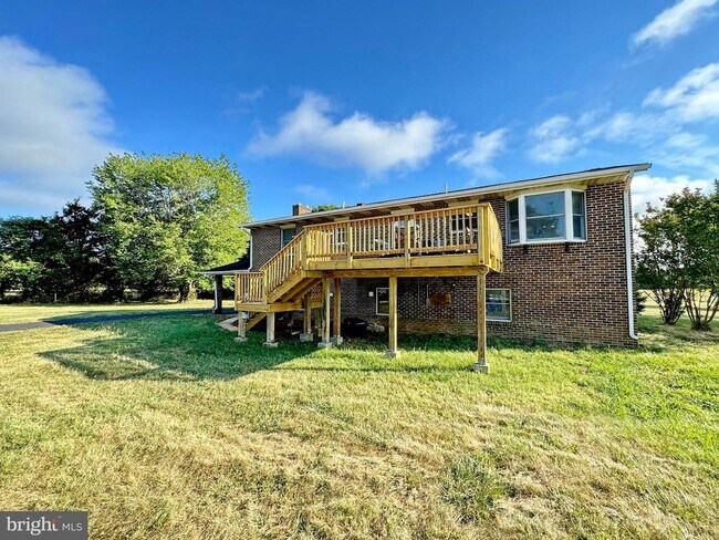 Building Photo - 8530 Wedding Dr